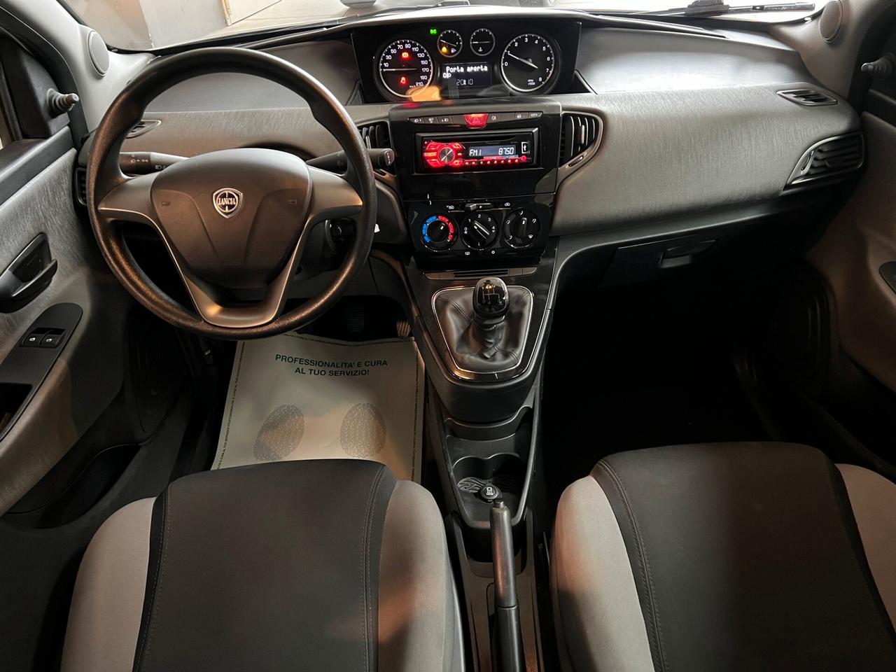 Lancia Ypsilon 1.2 69 CV 5 porte Gold X NEOPATENTATI