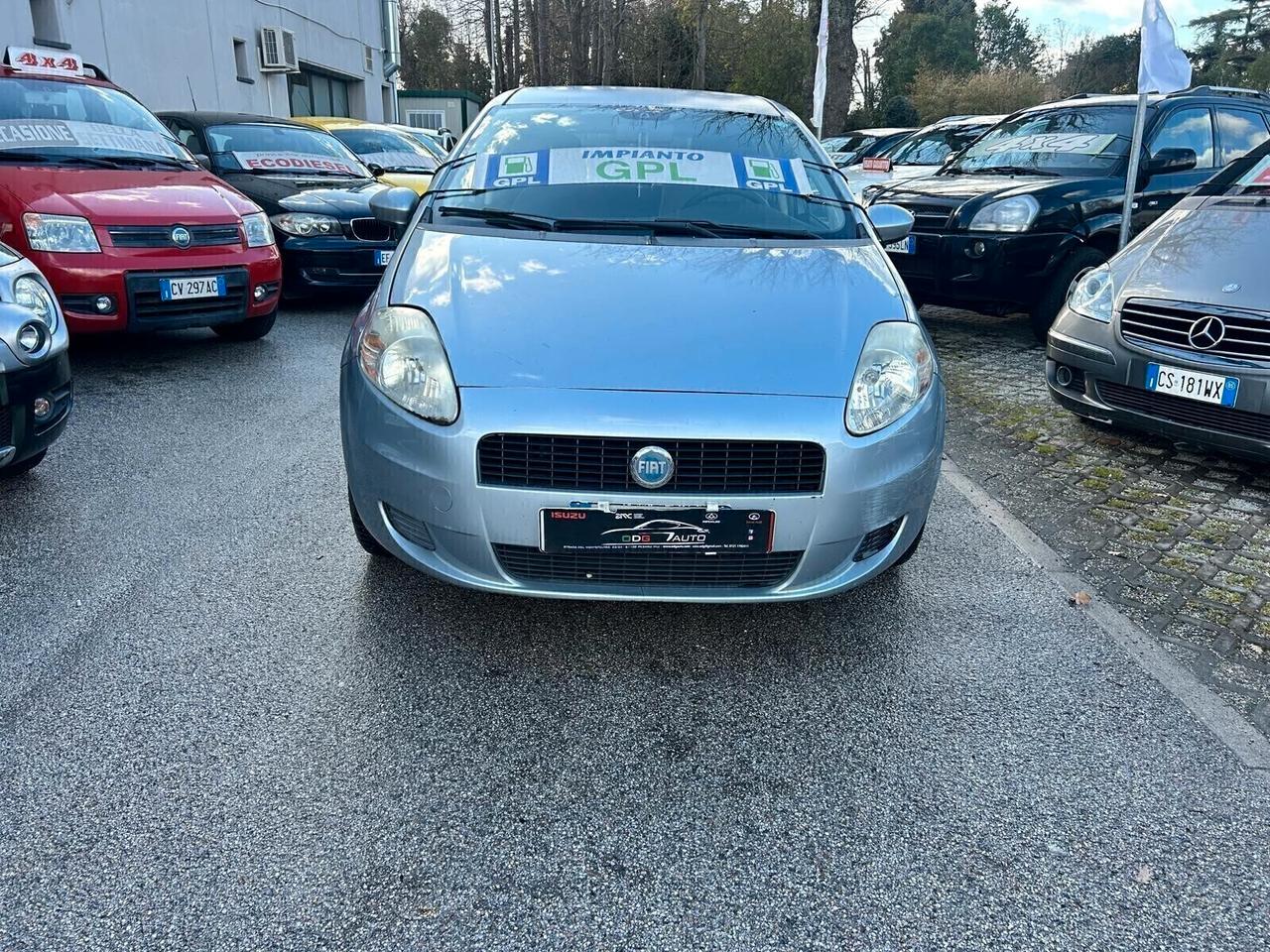 FIAT GRANDE PUNTO impianto GPL 1200 CV 65 km 181.525 certificati X NEOPATENTATI