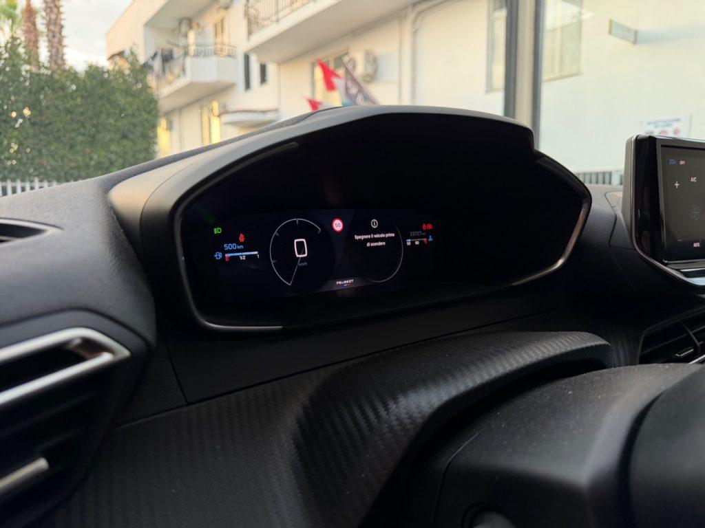 Peugeot 2008 PureTech 100 S&S Allure da €199,00 mensili