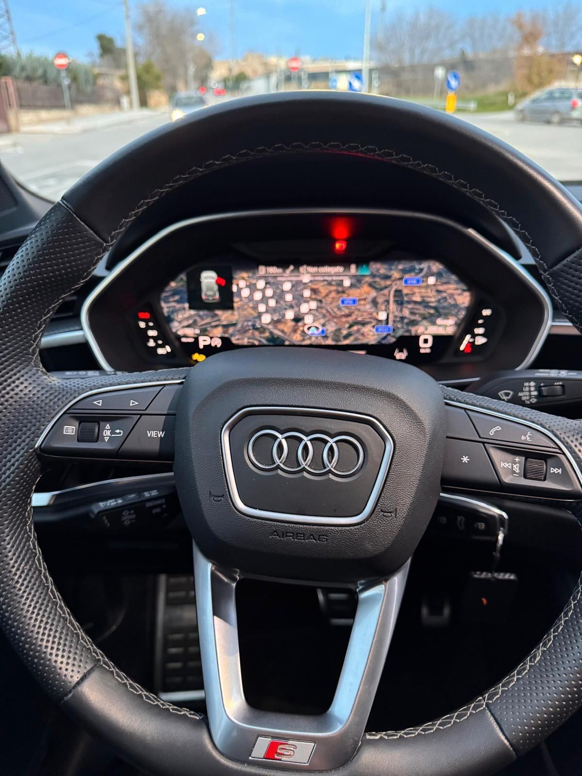 Audi Q3 35 TDI S tronic Identity Black