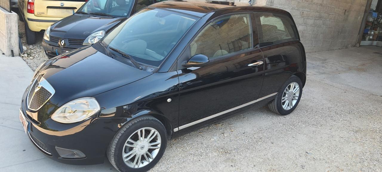 Lancia Ypsilon 1.3 MJT 90 CV