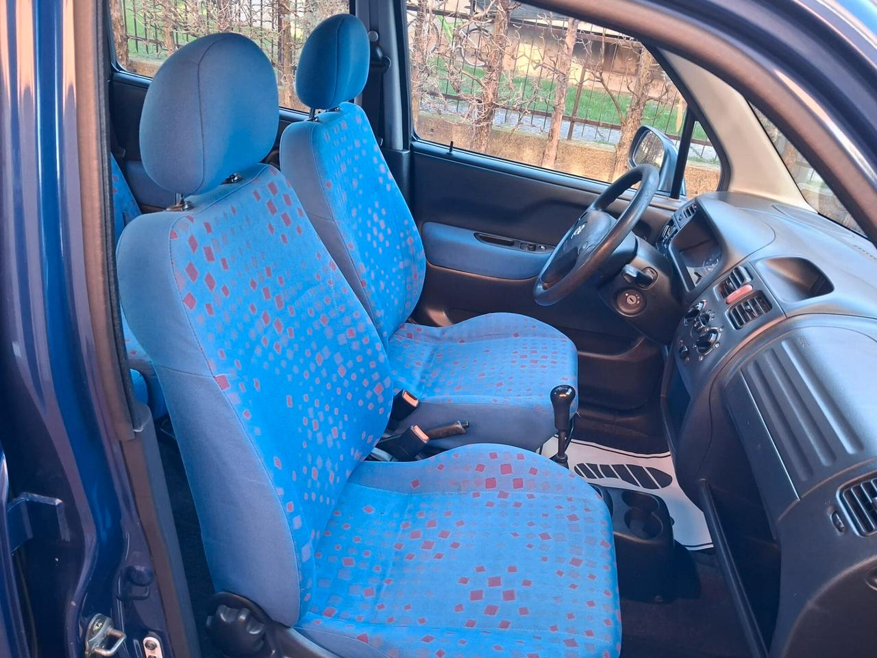 Opel Agila 1.0 12V Club