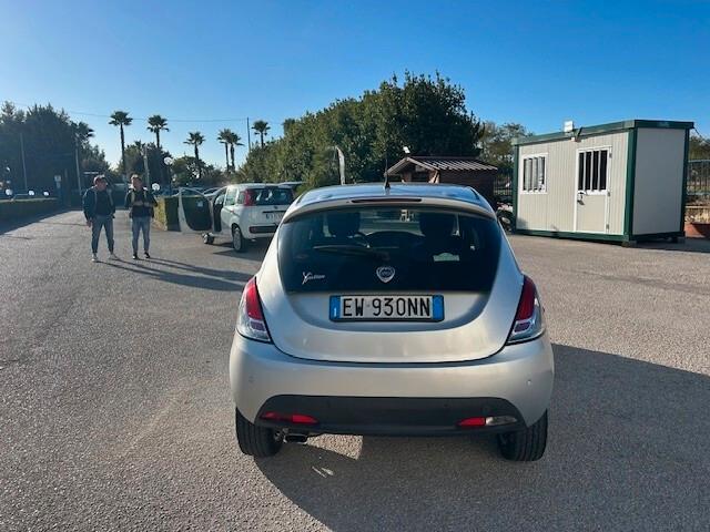 Lancia Ypsilon 1.2 69 CV 5 porte GPL Ecochic Silver