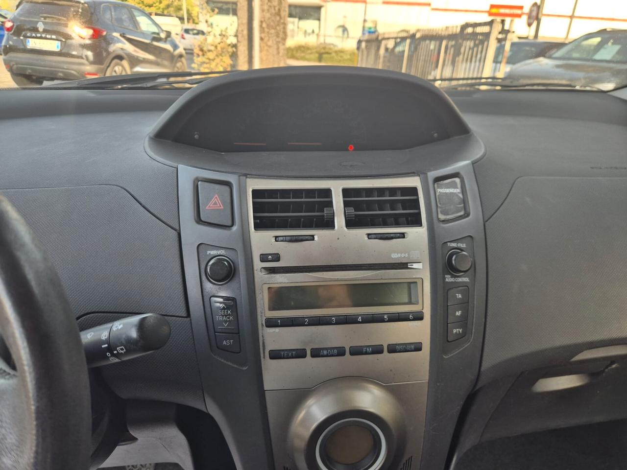Toyota Yaris 1.0 5 porte