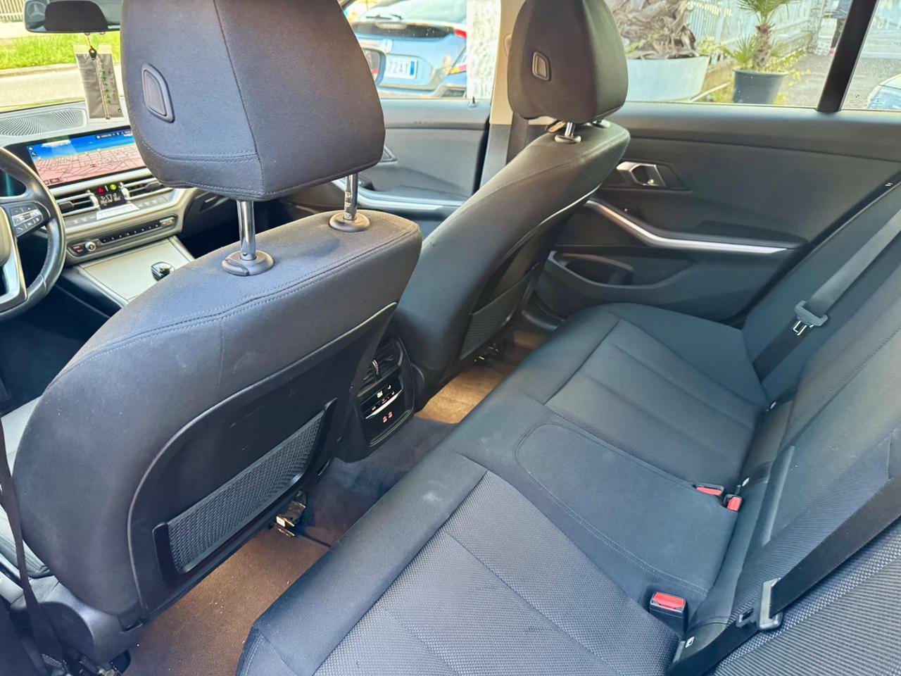 BMW 318d 2.0 150cv XENO NAVI AUT. TEL 2022 (PERMUTO)