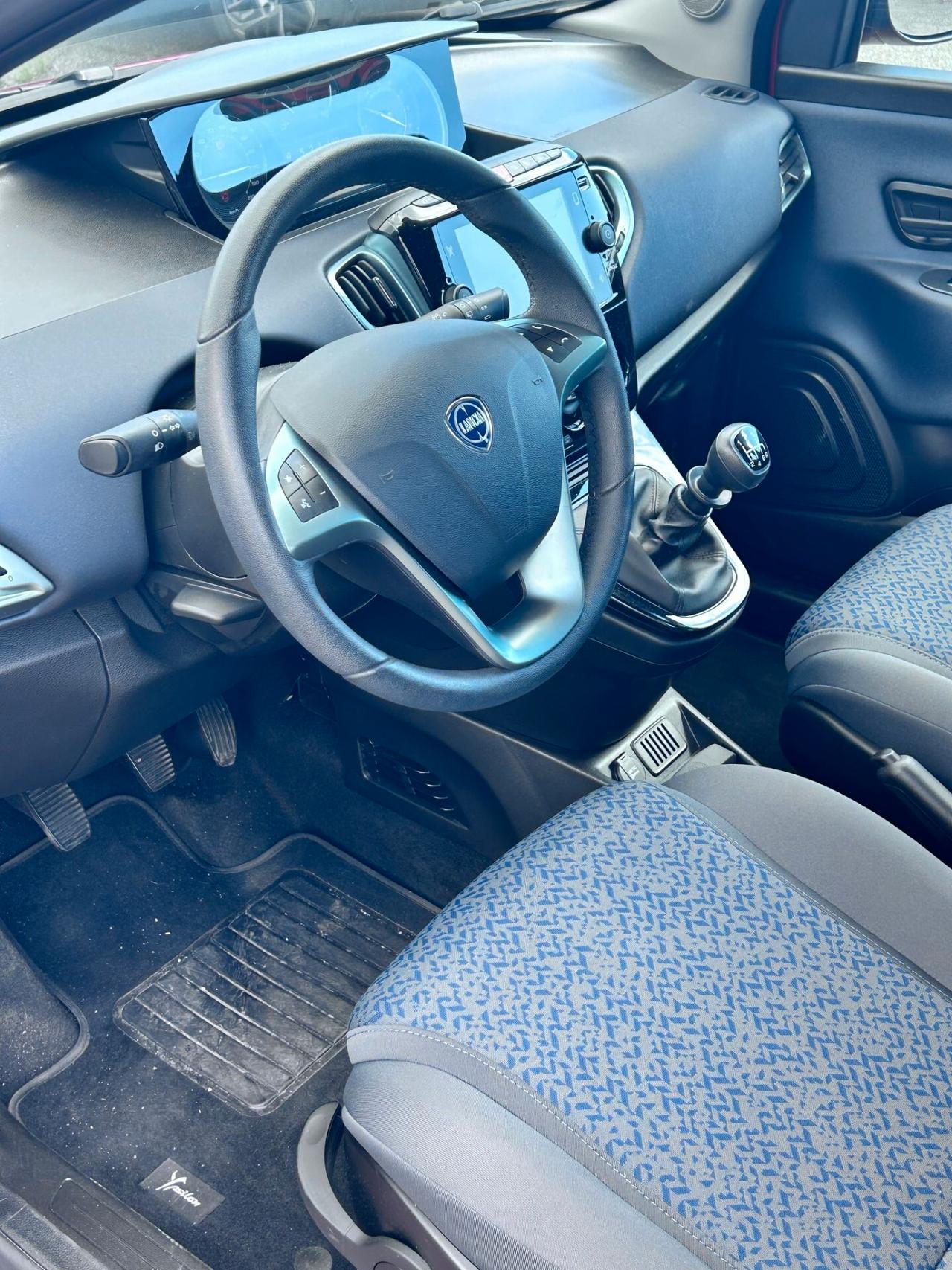 Lancia Ypsilon 1.0 FireFly 5 porte S&S Hybrid Gold Plus