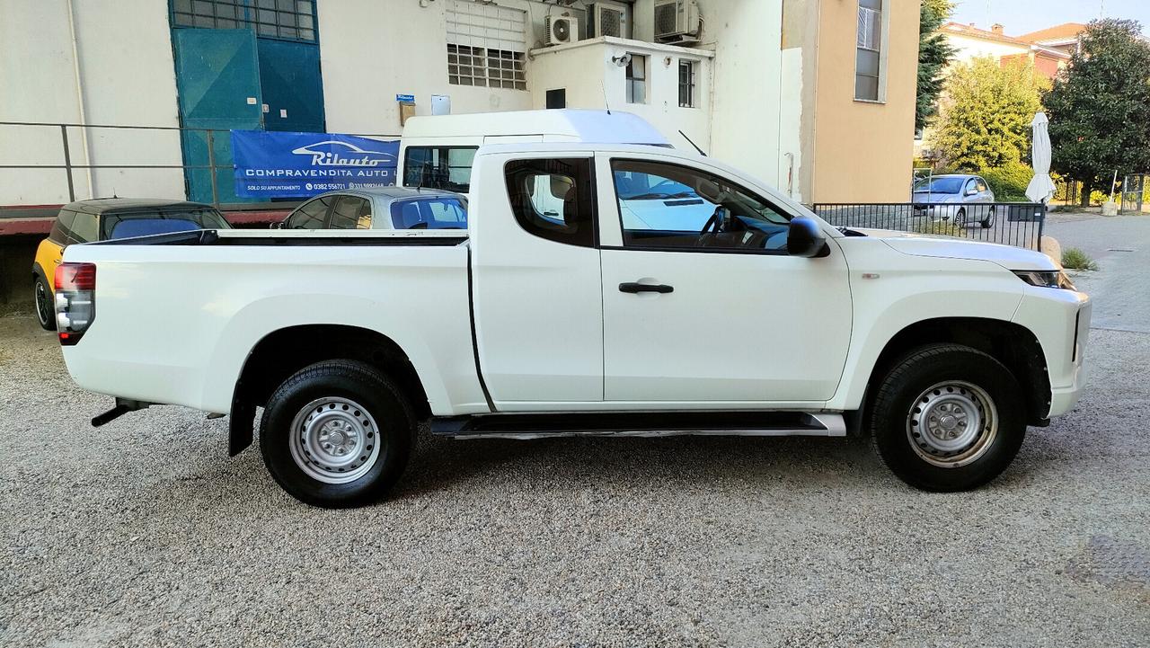 Mitsubishi L200 2.3 TD Pick up 4x4 Iva compresa
