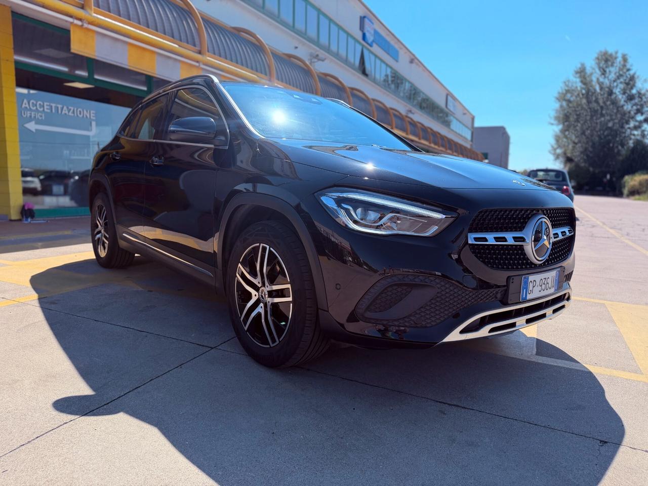 Mercedes-benz GLA 180 200 Automatic Progressive