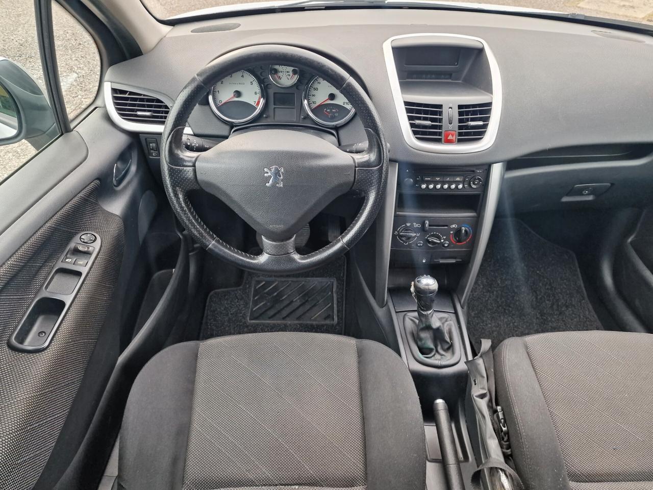 Peugeot 207 1.4 8V 75CV 5p. X Line