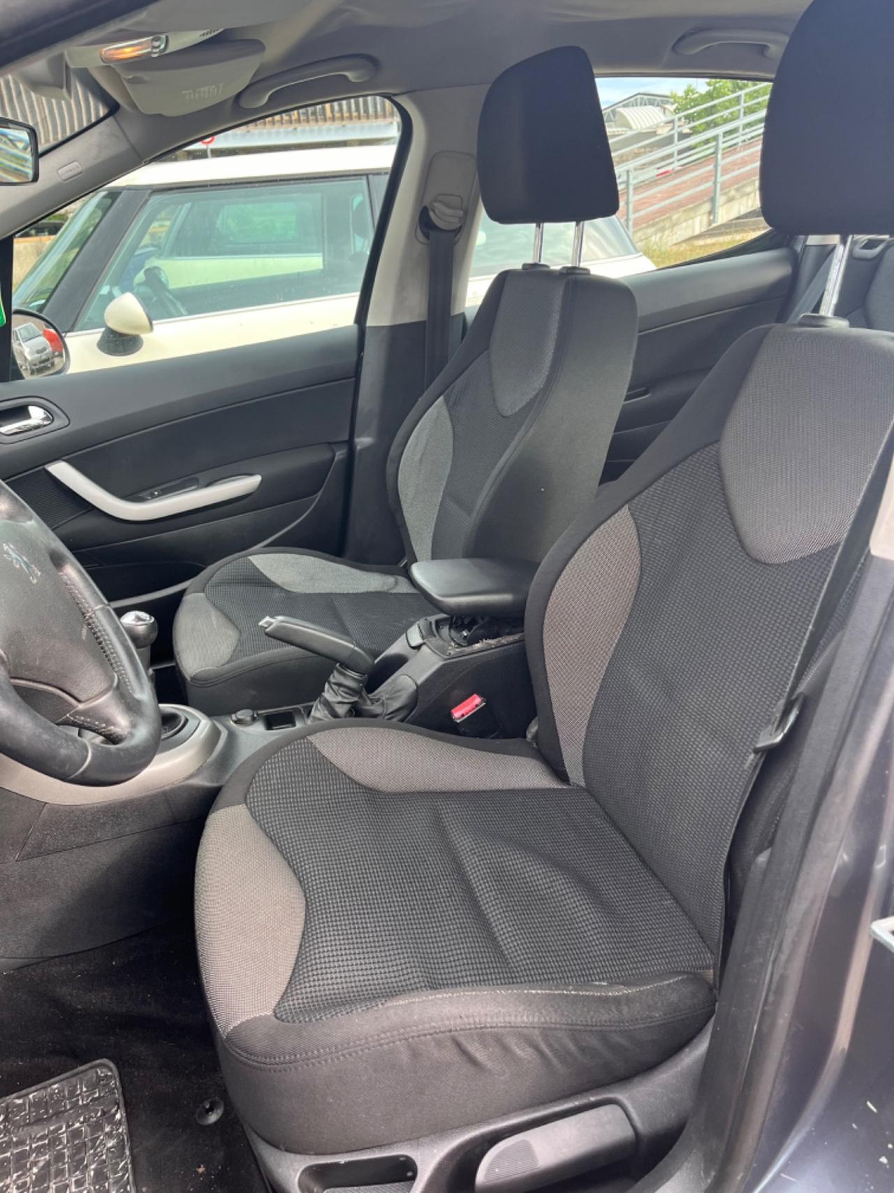 Peugeot 308 1.6 HDi 90CV 2010 SI NEOPATENTATI