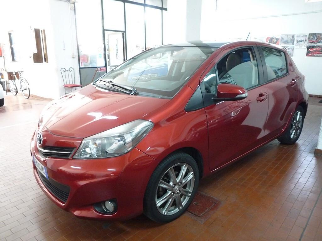 Toyota Yaris 1.3 5 porte Lounge