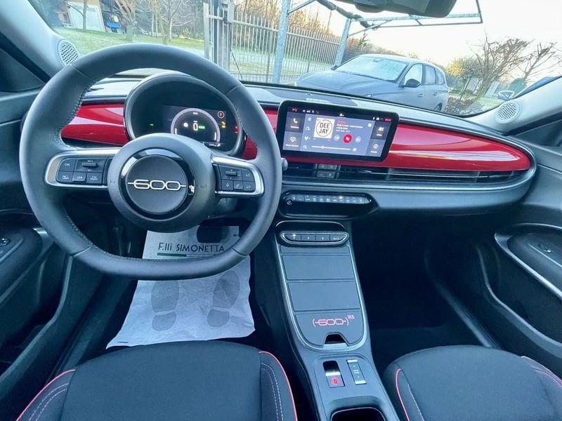 FIAT 600e 54 KWH Red - AZIENDALE