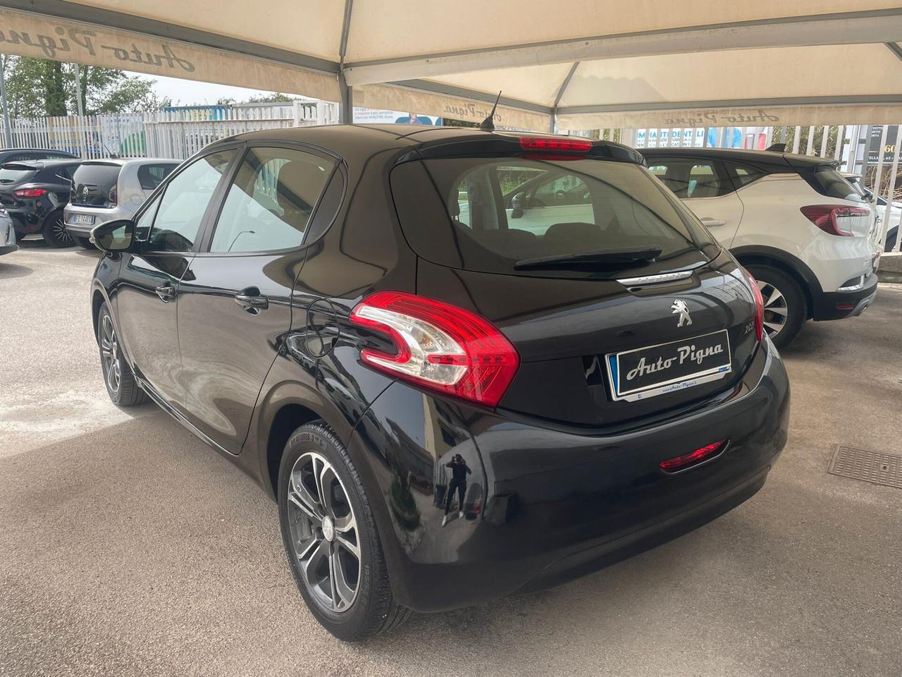 Peugeot 208 1.4 HDi 68 CV 5 porte Allure