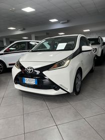 Toyota Aygo 1.0 VVT-i 69 CV 5 porte x-black