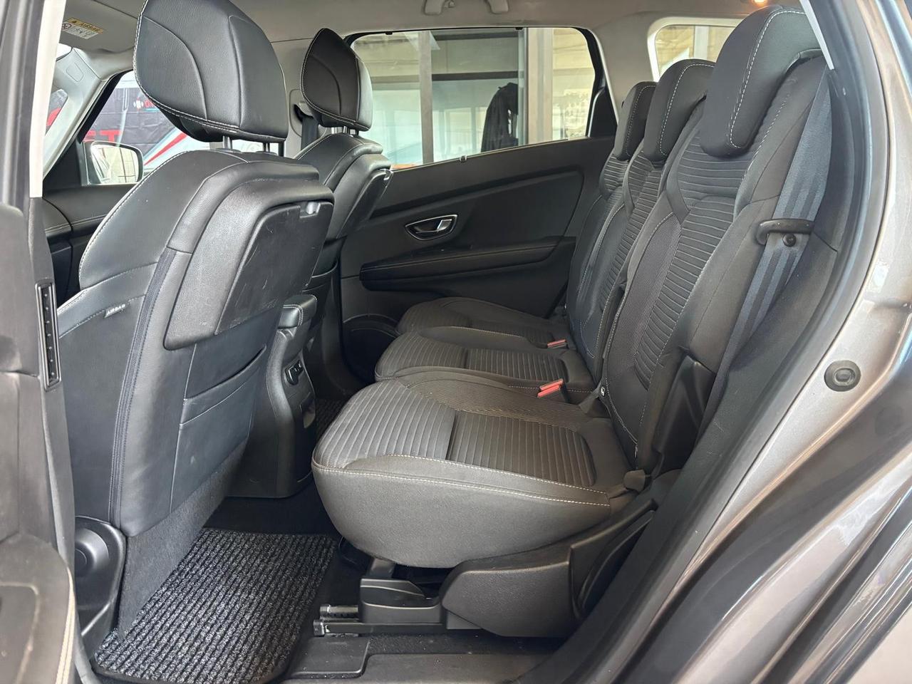 Renault Grand Scenic dCi 8V 110 CV EDC Energy Intens