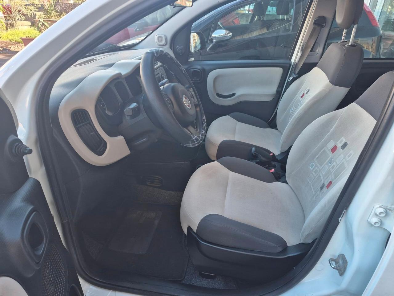 Fiat Panda 1.2 Lounge PARI AL NUOVO-------