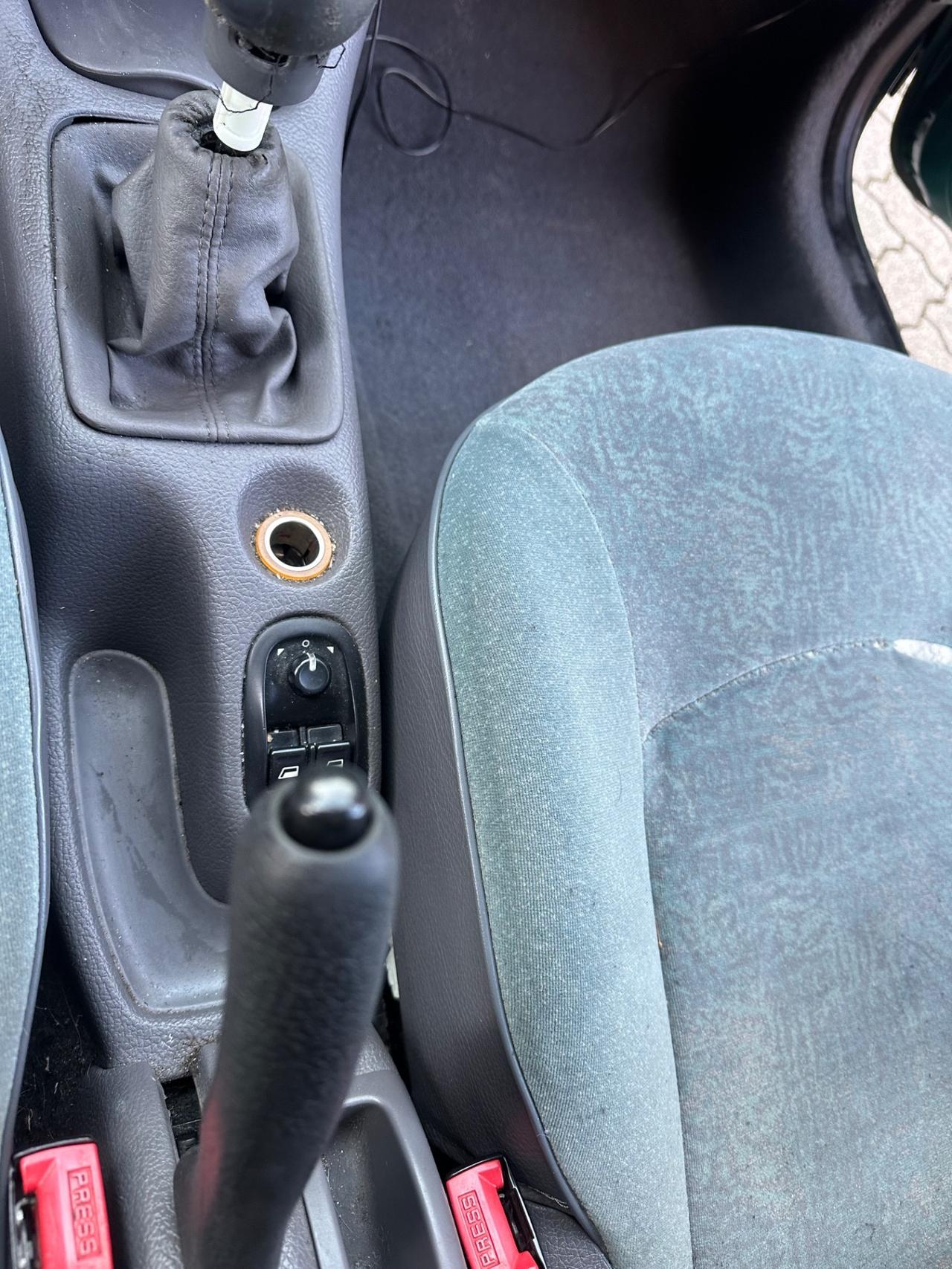 Peugeot 206 1.1 3p. XR