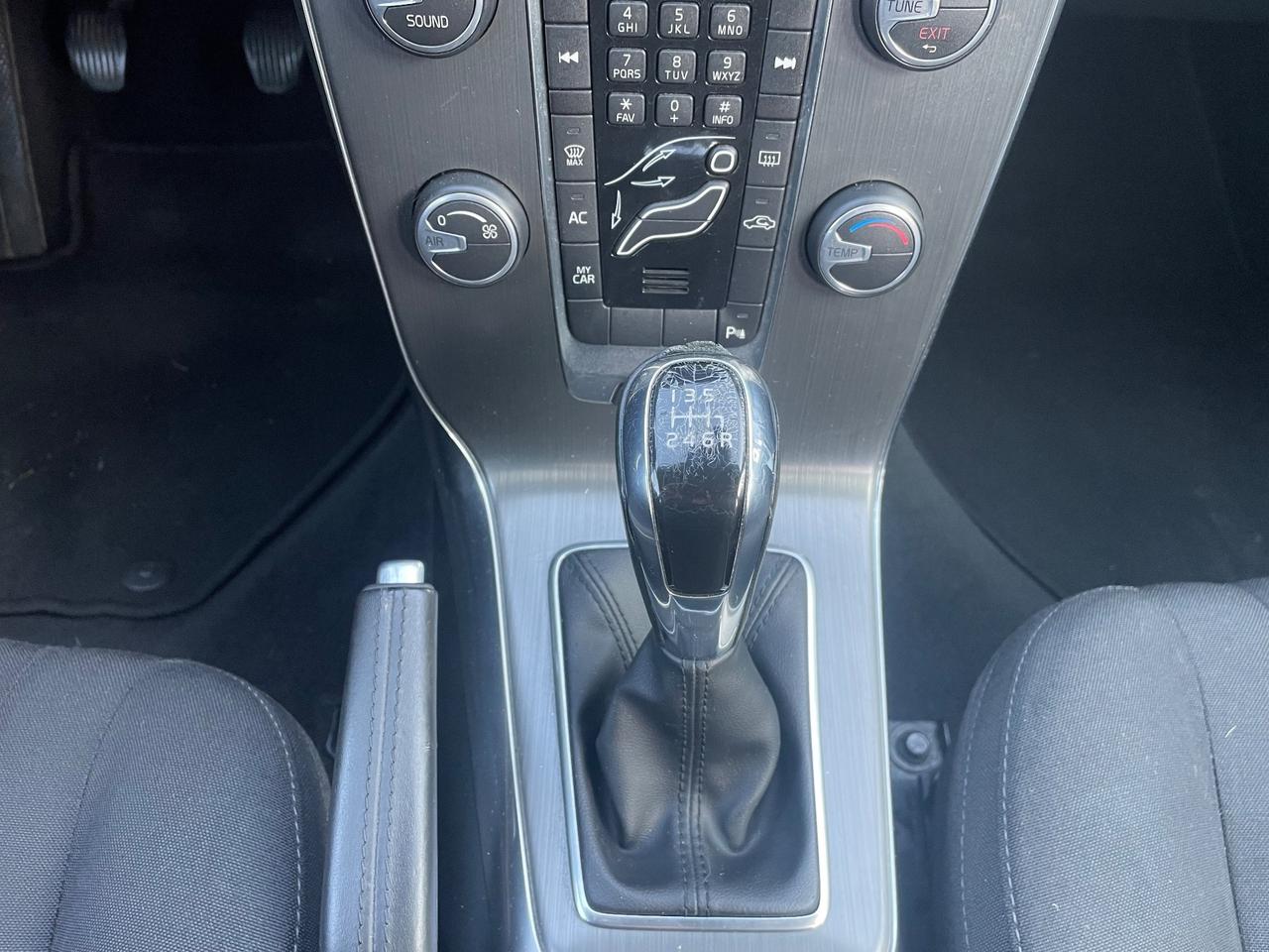 Volvo V40 2.0 D2 120cv MOMENTUM/GARANZIA 12 MESI