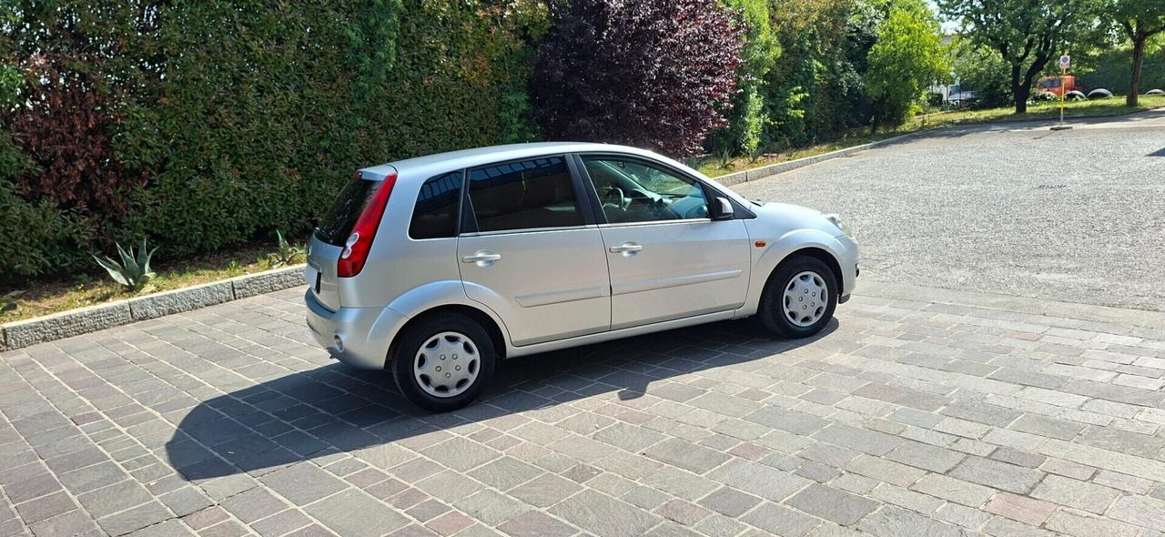 Ford Fiesta 1.2 16V 5p. Ghia X Neopatentati