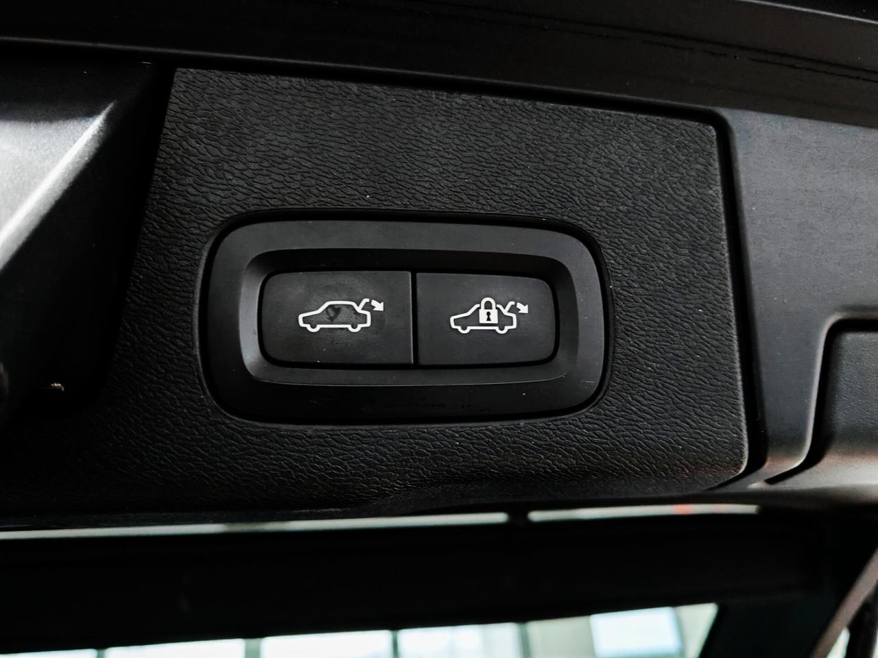 Volvo XC60 2.0d (B4) AWD 197cv Momentum Pro 2021