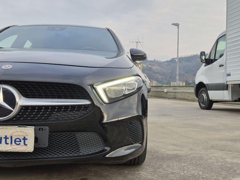 Mercedes-Benz Classe A A 180 d Sport Night edition auto
