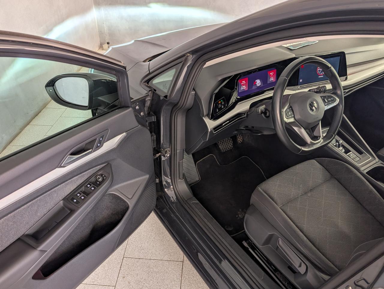 Volkswagen golf viii 1.0 eTSI 110cv DSG Life