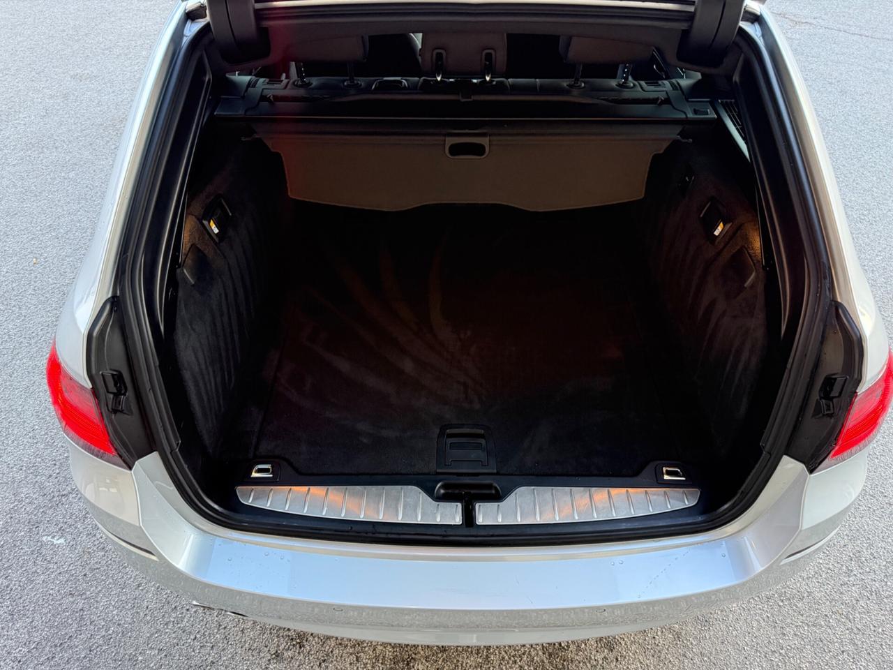 Bmw 520 520d Touring LUXURY -2.0 Diesel 190 CV -Automatica