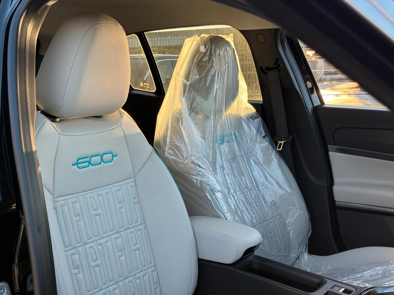 Fiat 600 Hybrid 110 CV DCT MHEV La Prima