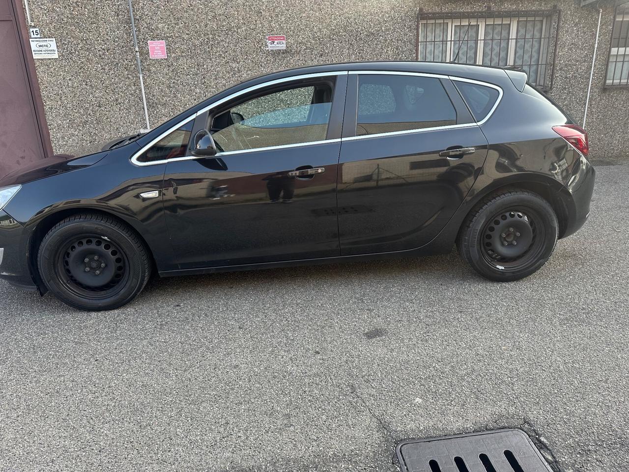 Opel Astra 1.4 100CV 5 porte Cosmo