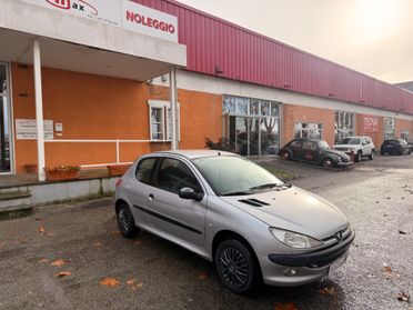 Peugeot 206 1.1 3p. XT