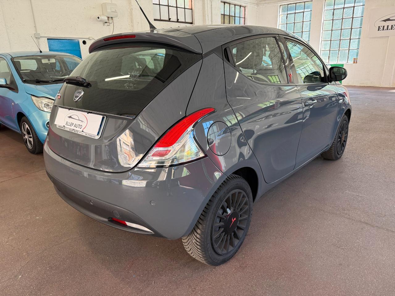 Lancia Ypsilon 1.2 69 CV 5 porte Elefantino