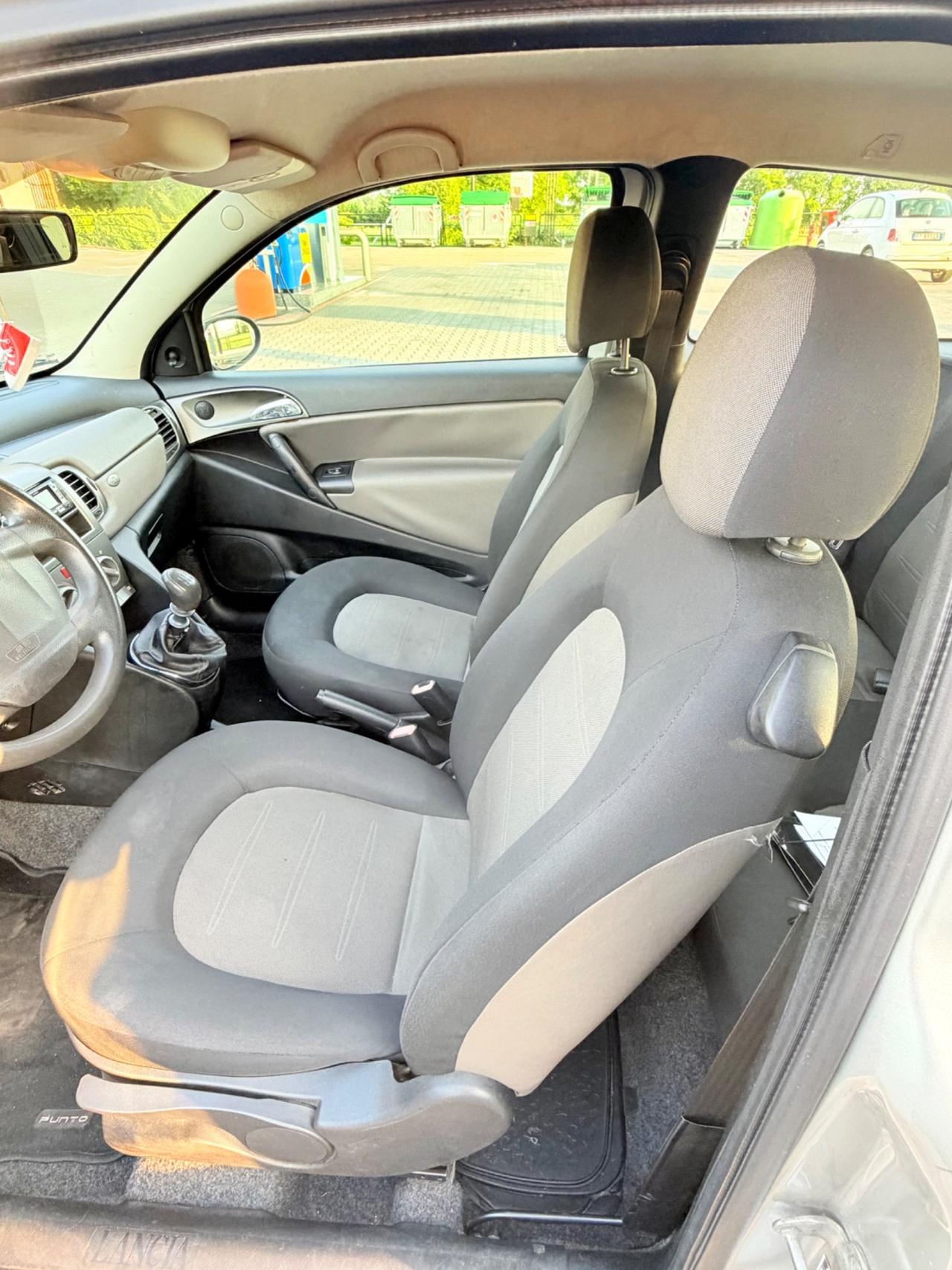Lancia Ypsilon 1.2 Oro Plus