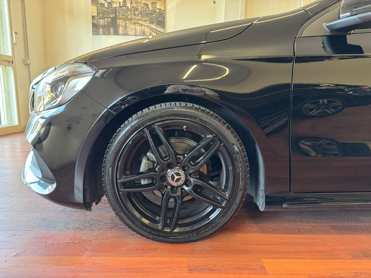 MERCEDES-BENZ A 180 d PREMIUM AMG - 2018
