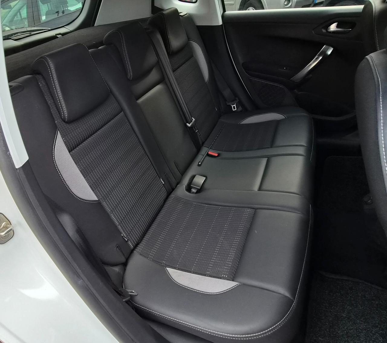 Peugeot 2008 BlueHDi 100 Black Matt