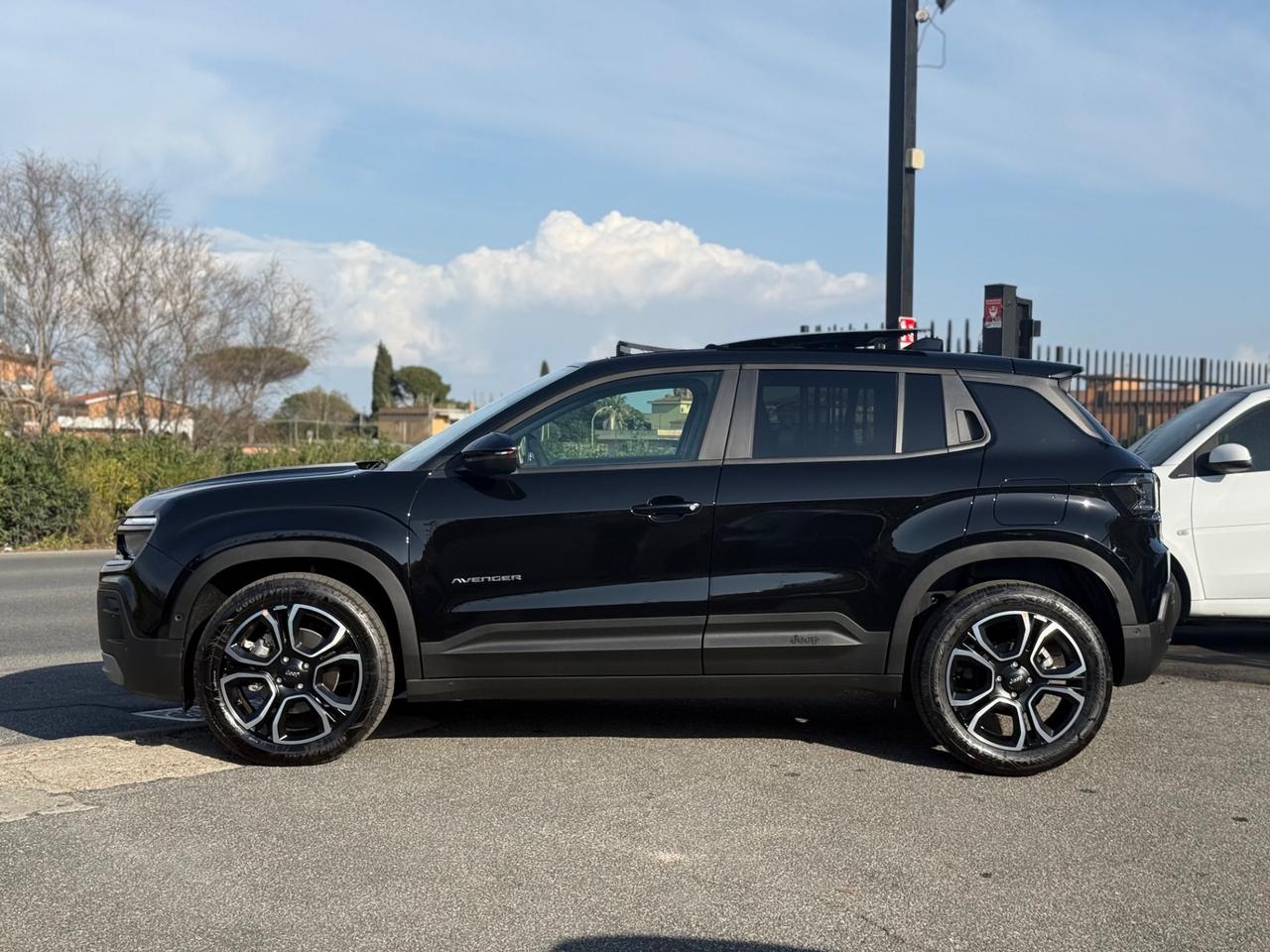 Jeep Avenger 1.2 turbo e-hybrid mhev Summit 110cv edct6 TETTO