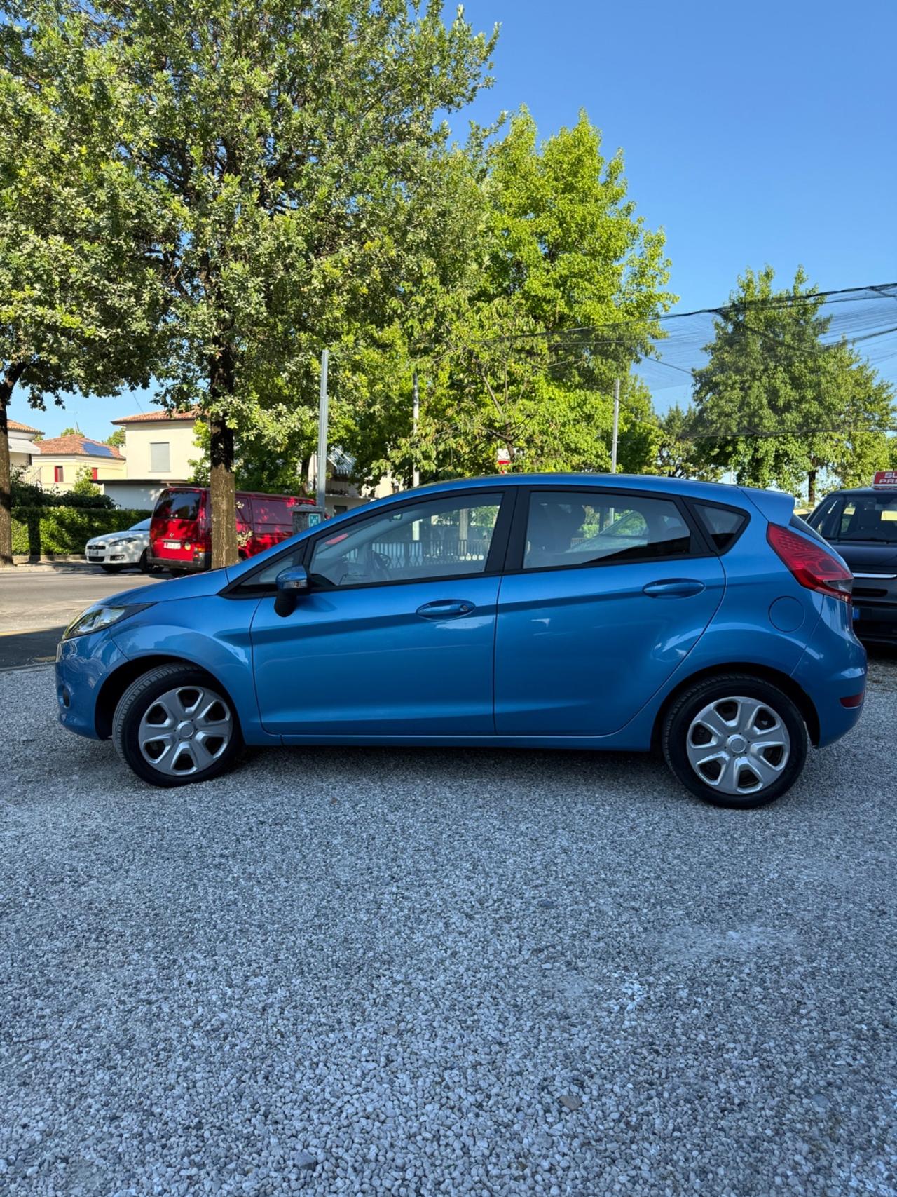 Ford Fiesta 1.2 82 CV 5 porte Titanium ok neopatentati