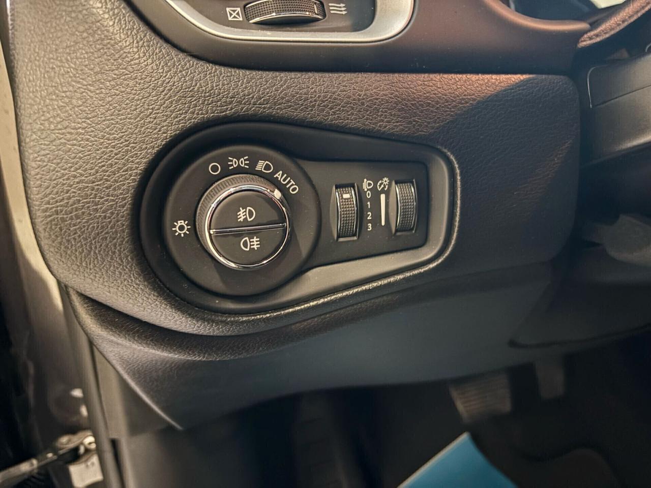 Jeep Renegade 1.6 Mjt DDCT 120 CV Longitude