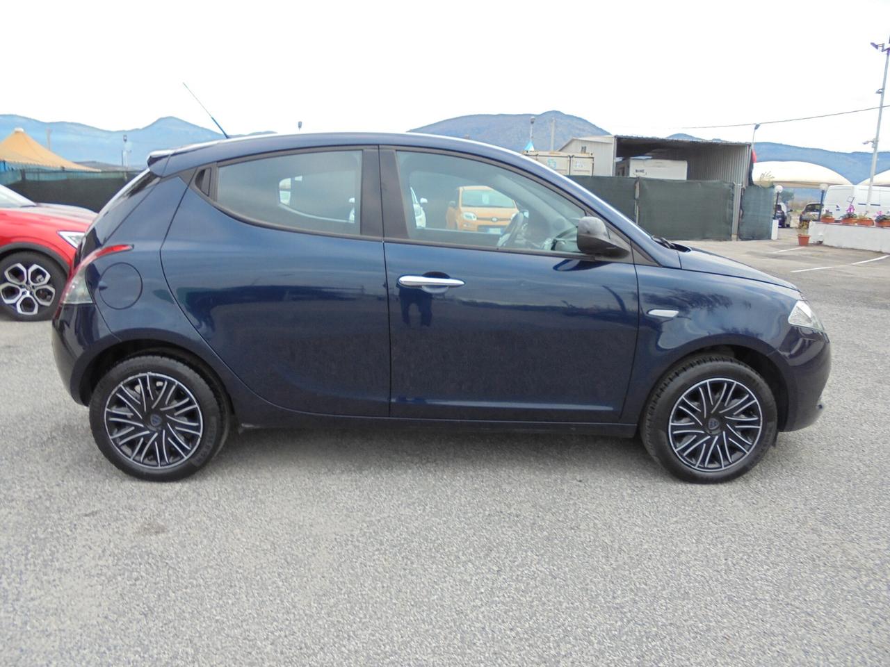 Lancia Ypsilon 1.2 69 CV 5 porte S&S Gold