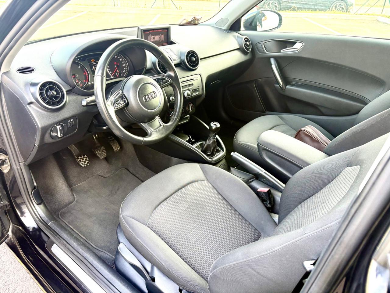 Audi A1 1.6 TDI 90cv si neo patentati non paga bollo
