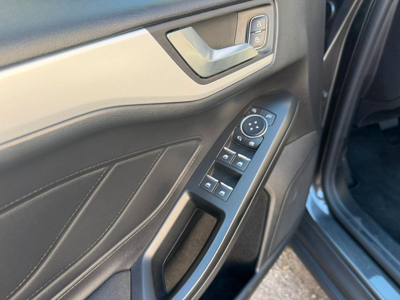 Ford Focus business