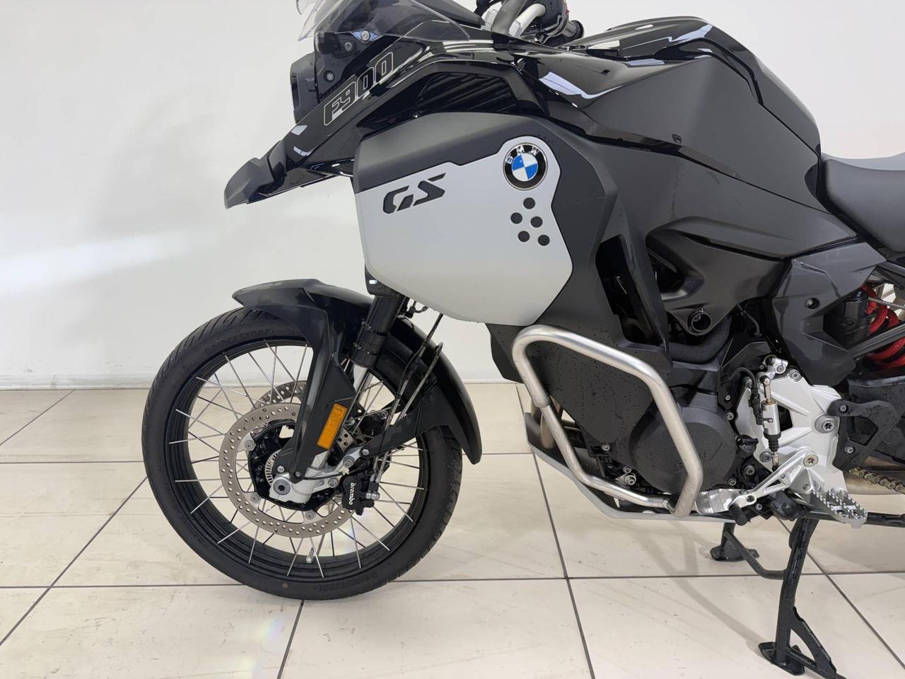 BMW F 900 GS Adventure Ride Pro