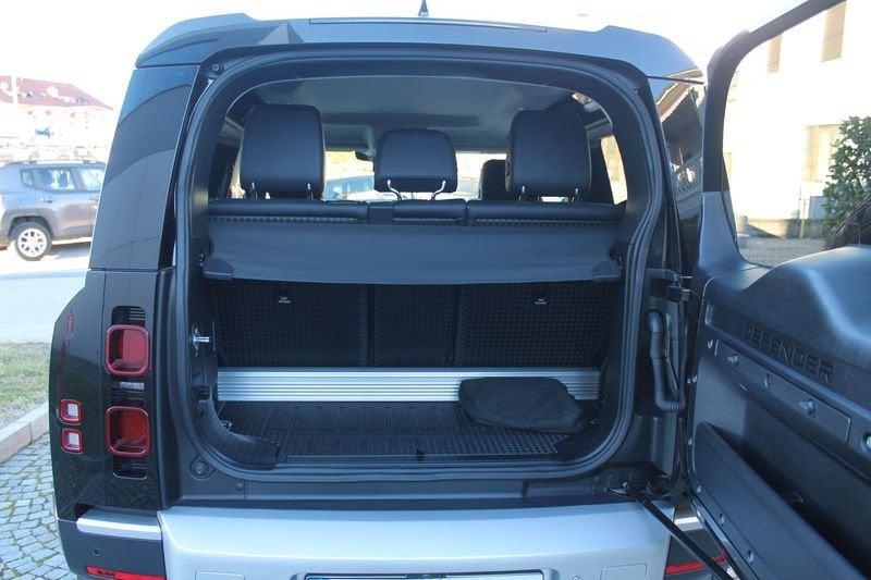 Land Rover Defender 3.0 D6 200 90 SE AWD auto.