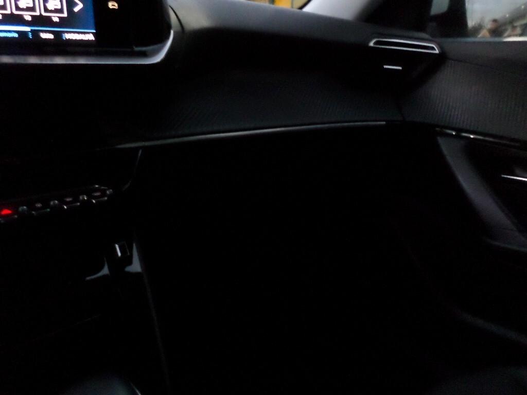 Peugeot 2008 BlueHDi 130 S&S EAT8 Allure