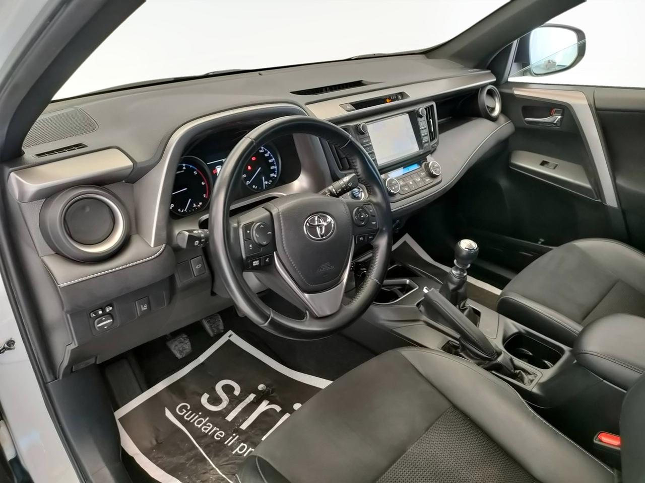 TOYOTA Rav4 IV 2016 - Rav4 2.0 d-4d Lounge 2wd mt my17