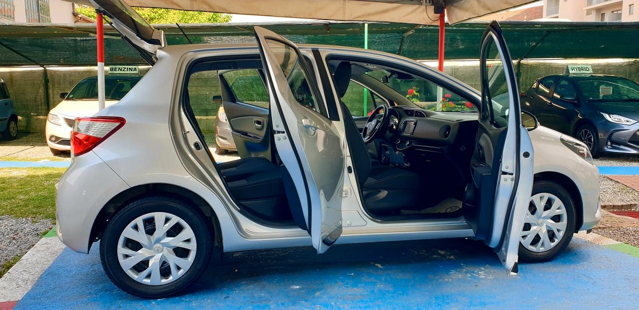 TOYOTA YARIS 1.5 BENZINA/IBRIDA PARI NUOVO 46 MILA KM