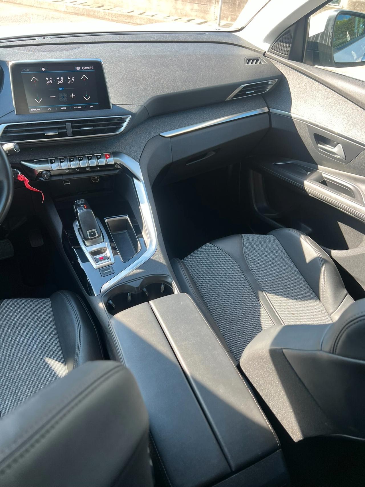 Peugeot 3008 BlueHDi 130 S&S EAT8 Allure