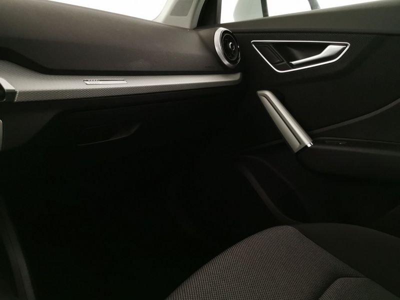 Audi Q2 35 2.0 tdi Identity Black s-tronic