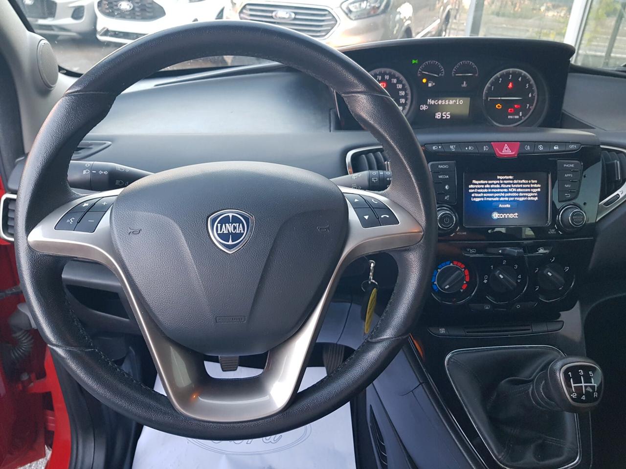 Lancia Ypsilon 1.2 69 CV 5 porte Silver GPL