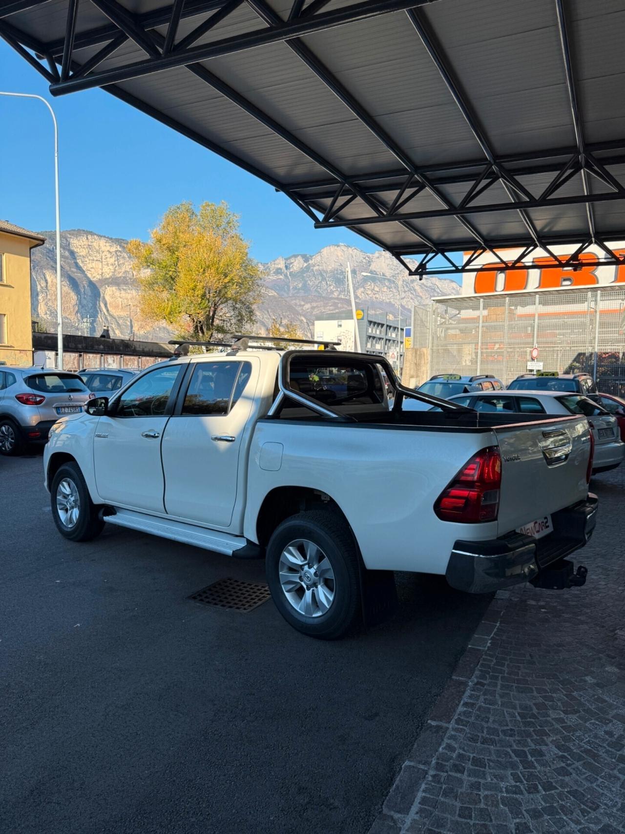 Toyota Hilux 2.4 4WD Double Cab Comf IVA ESPOSTA