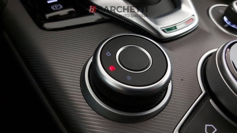 Alfa Romeo Giulia VELOCE 2.2 TUBO AT8 210CV AWD Q4 E6D-TEMP